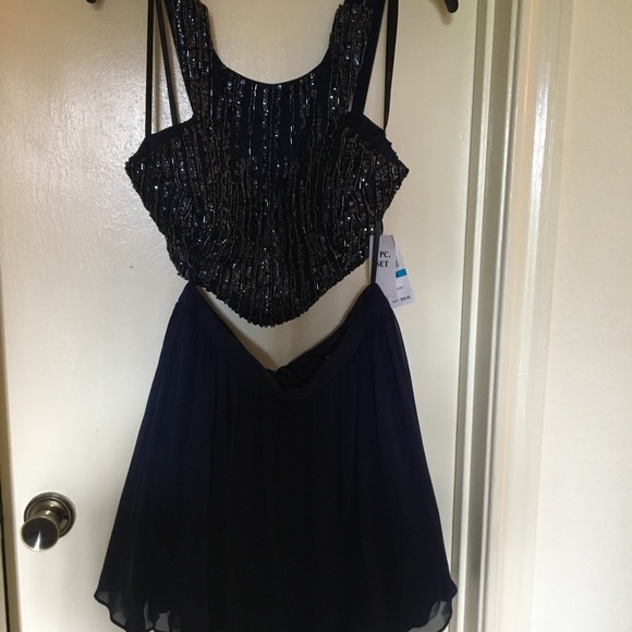 B Darlin Dress - Picture 2 of 7